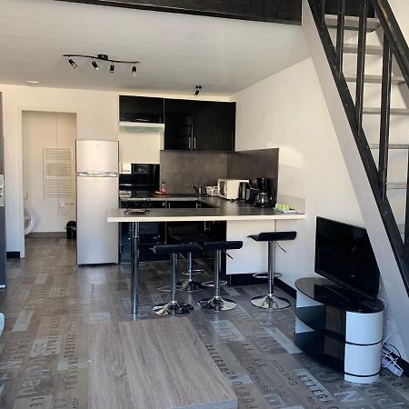 Appartement Tout Confort En Mezzanine A 20Mn A Pied Du Centre-Ville Avec Tv Et Wifi La Rochelle  Eksteriør billede